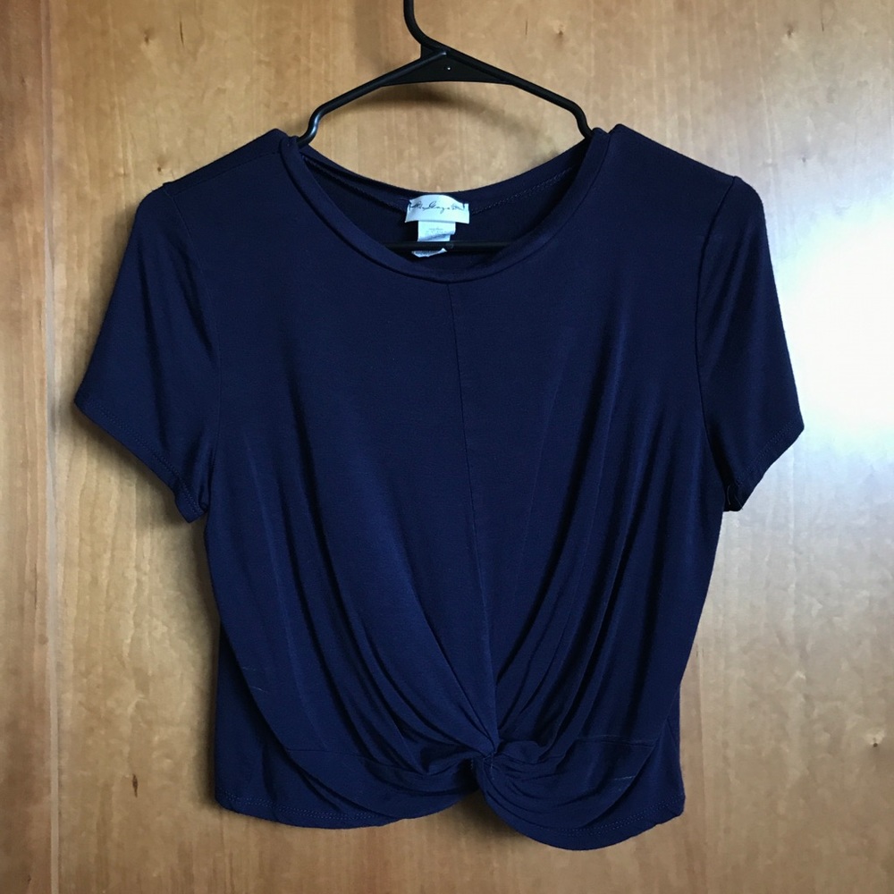 Navy crop top T-shirt with knot in front